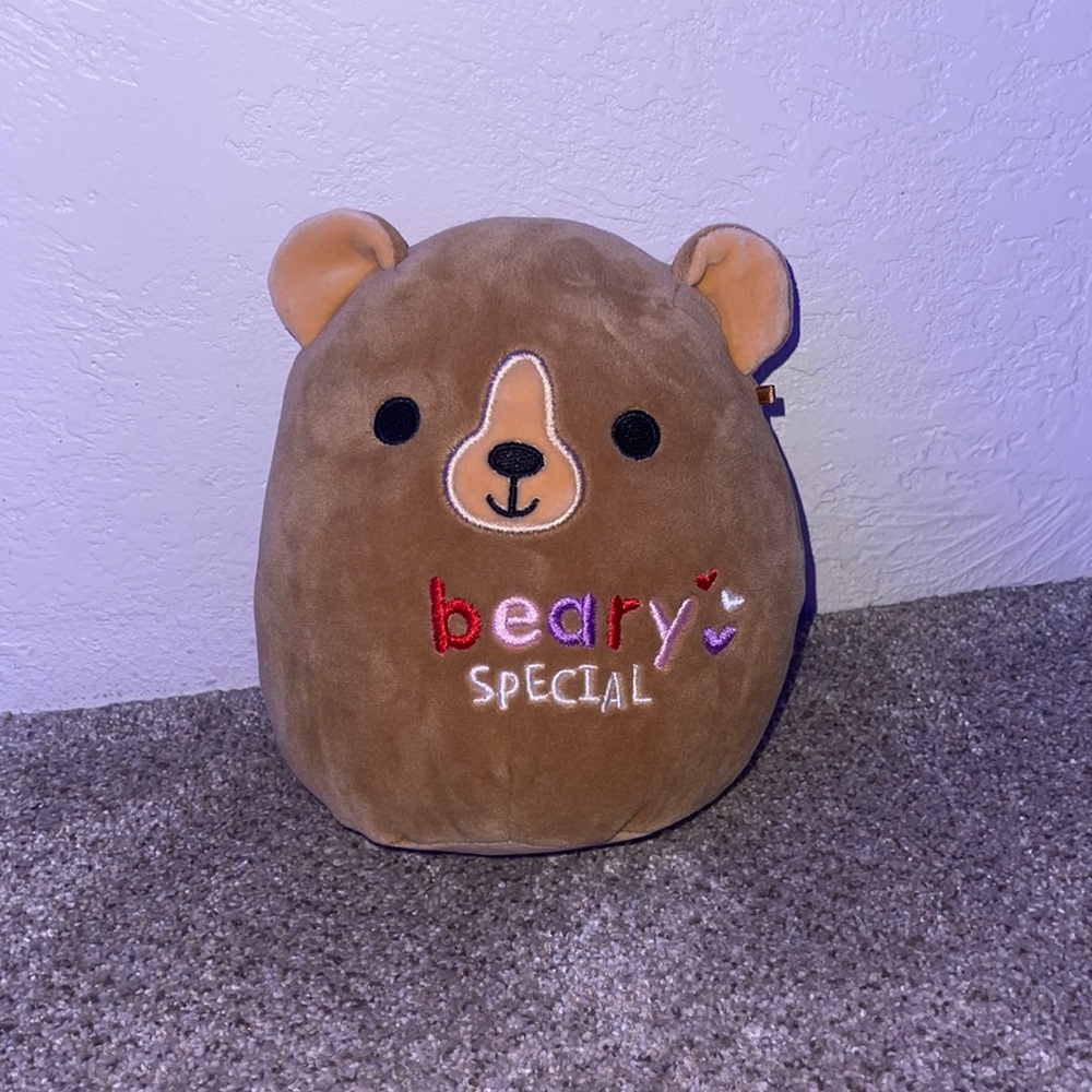 “Beary special” Squishmallow